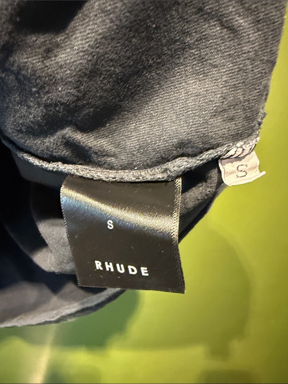 Rhude Black T-Shirt with White Cobra Graphic - Picture 4 of 6